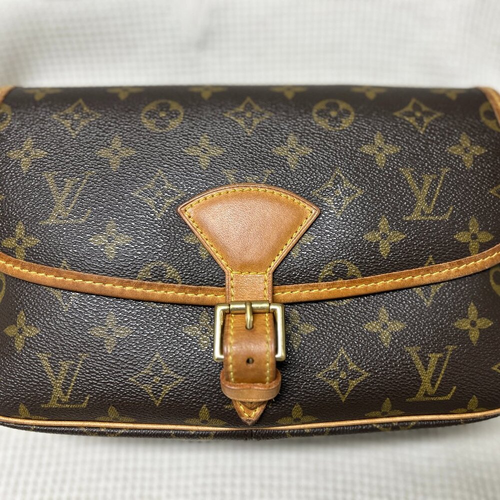 Authentic 2000 Louis Vuitton Monogram Sologne - image 1